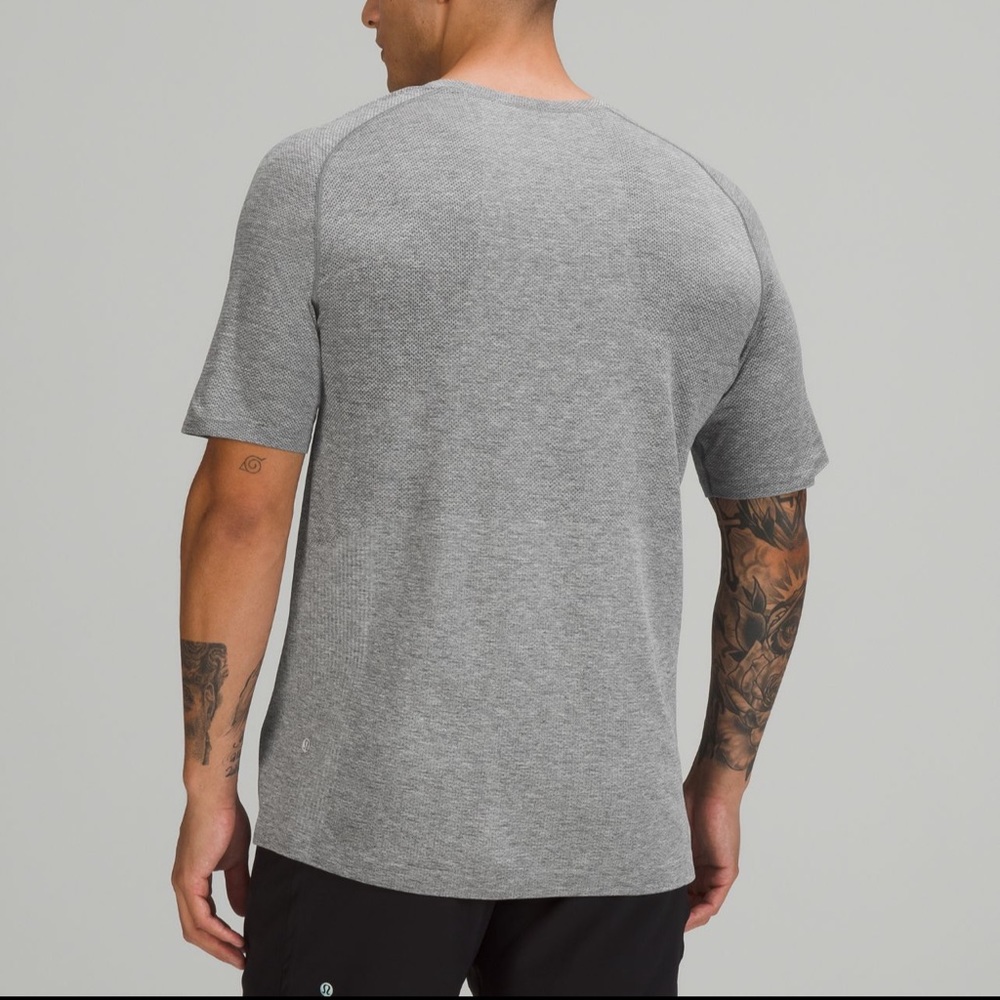 lululemon Metal Vent Tech Short Sleeve Shirt - Picture 2 of 5